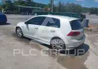 2016 Volkswagen GOLF photo