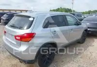 2017 Mitsubishi OUTLANDER photo