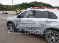 2017 Mitsubishi OUTLANDER фото