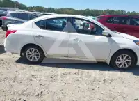 2017 Nissan VERSA фото