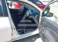 2017 Nissan VERSA фото