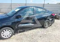 2017 Nissan VERSA photo