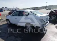 2017 Nissan VERSA фото