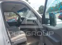 2017 Nissan NV photo