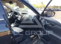 2017 Nissan ROGUE photo