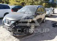 2017 Nissan ROGUE photo