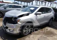2017 Nissan ROGUE photo