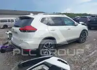 2017 Nissan ROGUE photo