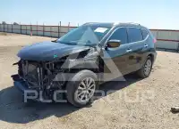 2017 Nissan ROGUE photo