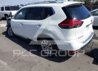 2017 Nissan ROGUE photo