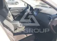2017 Nissan ROGUE photo