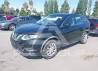 2017 Nissan ROGUE photo