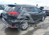 2017 Nissan ROGUE photo