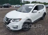 2017 Nissan ROGUE photo