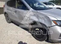 2017 Nissan ROGUE photo