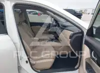2017 Nissan ROGUE photo