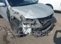 2017 Nissan ROGUE photo