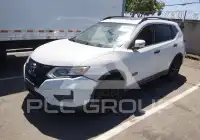 2017 Nissan ROGUE photo