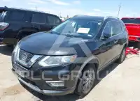 2017 Nissan ROGUE photo