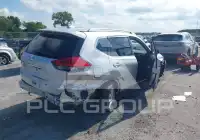 2017 Nissan ROGUE photo