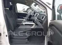 2017 Nissan TITAN фото