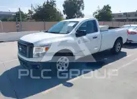 2017 Nissan TITAN фото
