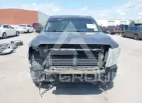2017 Nissan TITAN фото