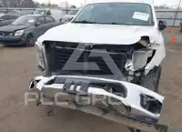 2017 Nissan TITAN фото