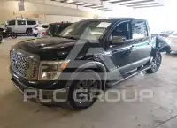 2017 Nissan TITAN фото