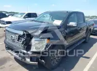 2017 Nissan TITAN фото