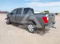 2017 Nissan TITAN фото