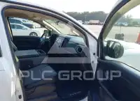 2017 Nissan TITAN фото