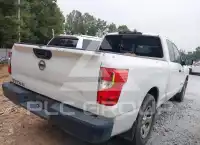 2017 Nissan TITAN фото