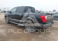 2017 Nissan TITAN фото