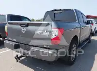 2017 Nissan TITAN фото