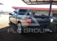 2017 Nissan TITAN photo