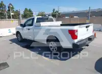 2017 Nissan TITAN фото