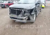 2017 Nissan TITAN фото