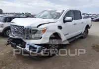 2017 Nissan TITAN фото