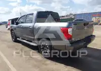 2017 Nissan TITAN фото