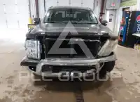 2017 Nissan TITAN фото