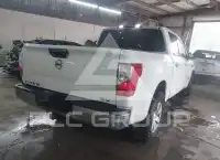 2017 Nissan TITAN фото