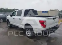 2017 Nissan TITAN фото