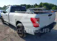 2017 Nissan TITAN фото