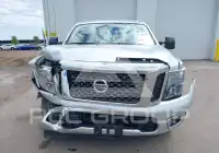2017 Nissan TITAN фото
