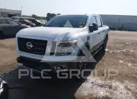 2017 Nissan TITAN фото