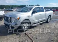2017 Nissan TITAN фото