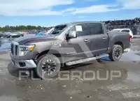 2017 Nissan TITAN фото