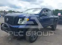 2017 Nissan TITAN фото
