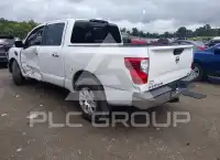 2017 Nissan TITAN фото